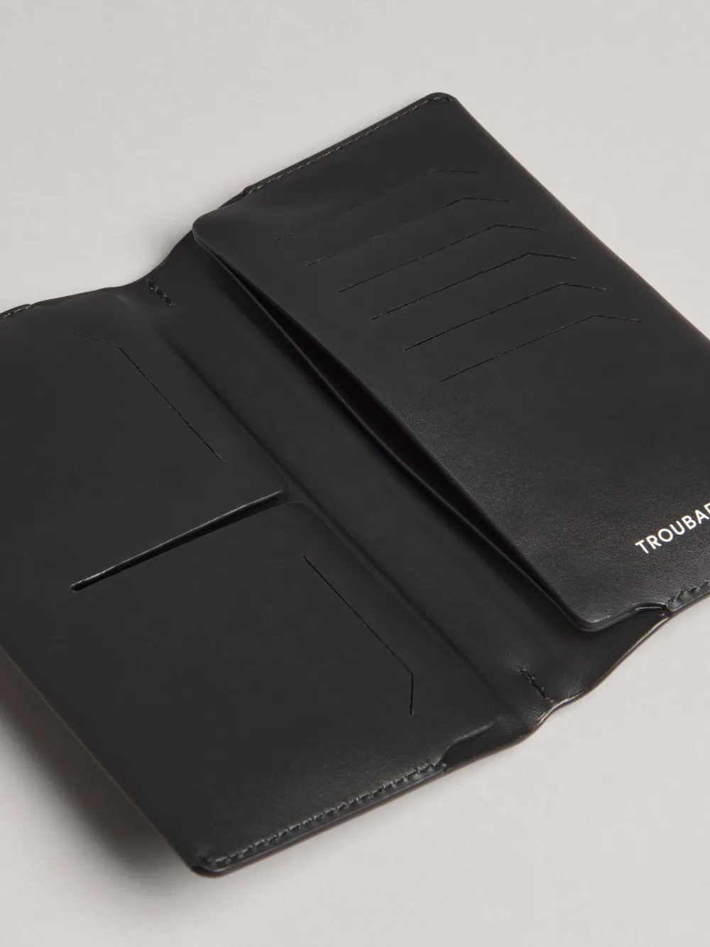 TROUBADOUR EVERYTHING SLEEK LEATHER WALLET