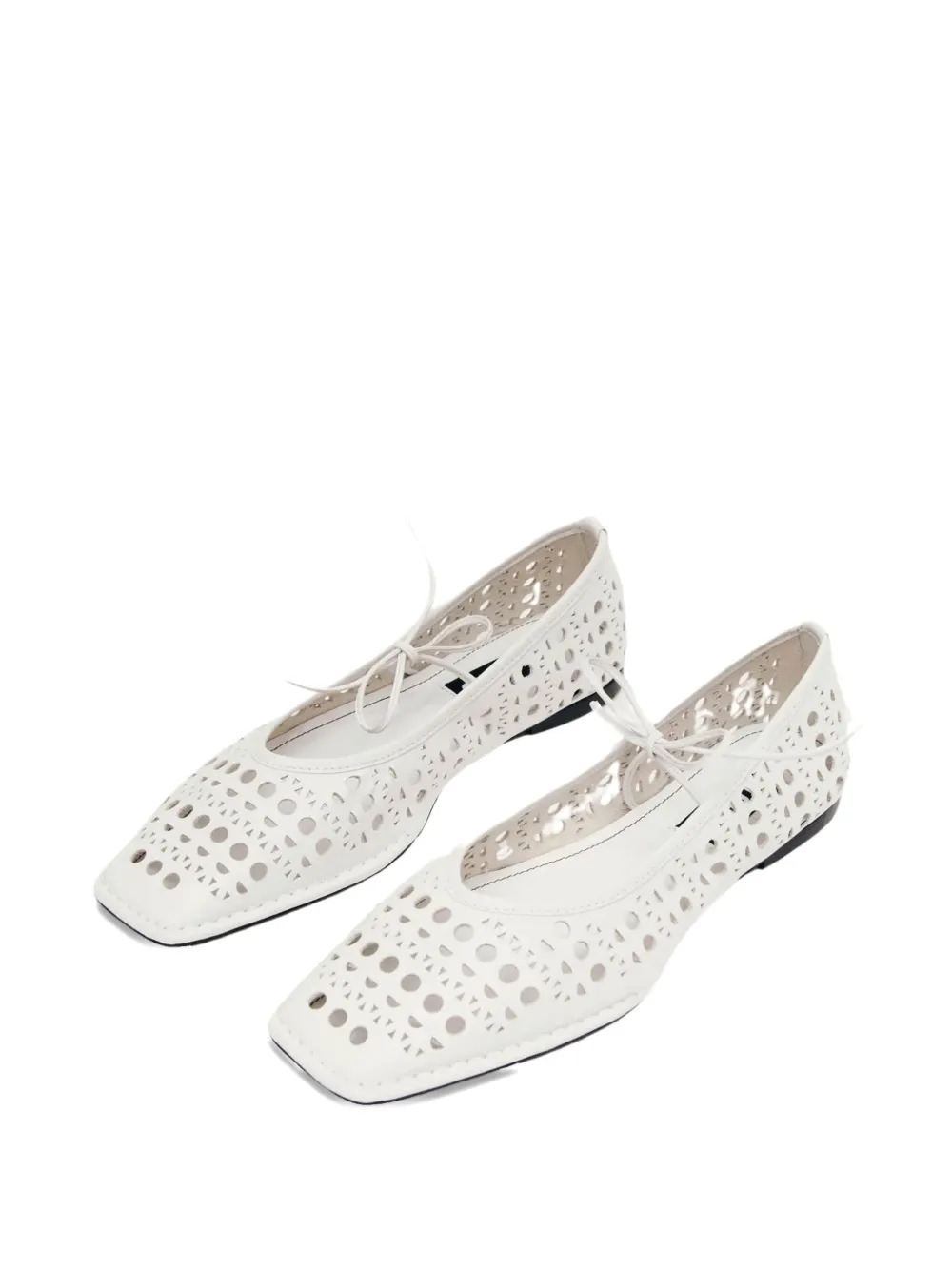 ALOHAS Sway Slit flat pumps White