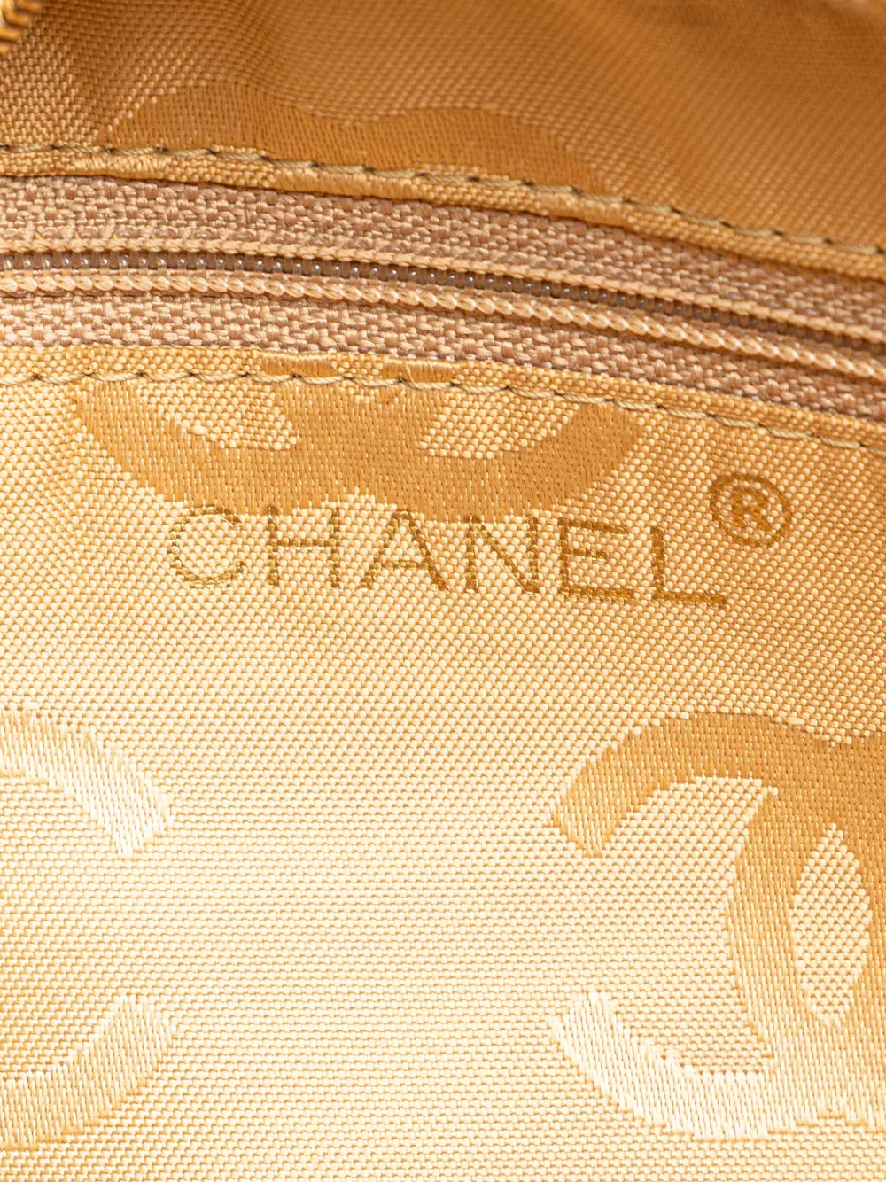CHANEL 2000-2002 CC CHEVRON QUILTED LAMBSKIN CHAIN SHOULDER BAG