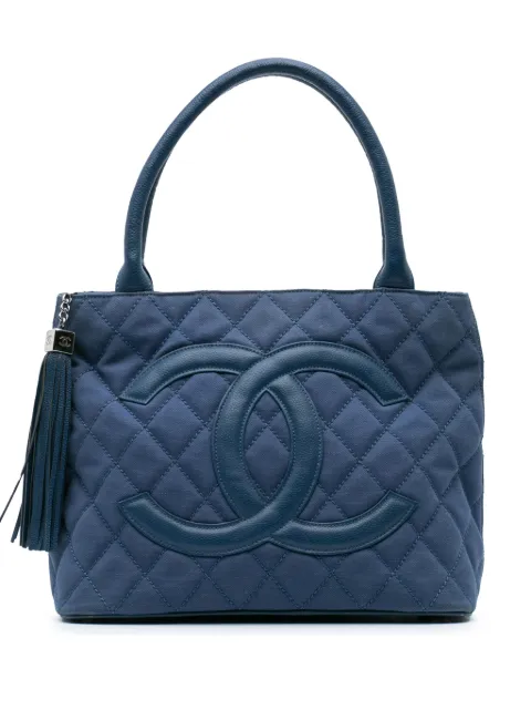 CHANEL Pre-Owned tote capitonado de lona con borlas 2004-2005