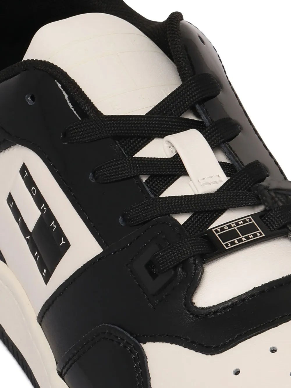 Tommy Jeans Sneakers van lakleer met vlakken Zwart