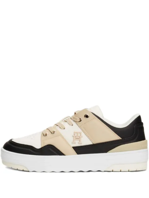 Tommy Hilfiger tenis bajos con agujetas