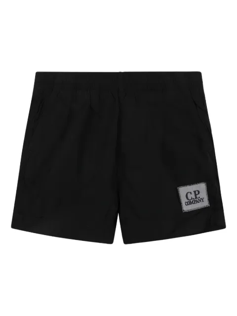 C.P. Company Kids shorts de playa con parche del logo