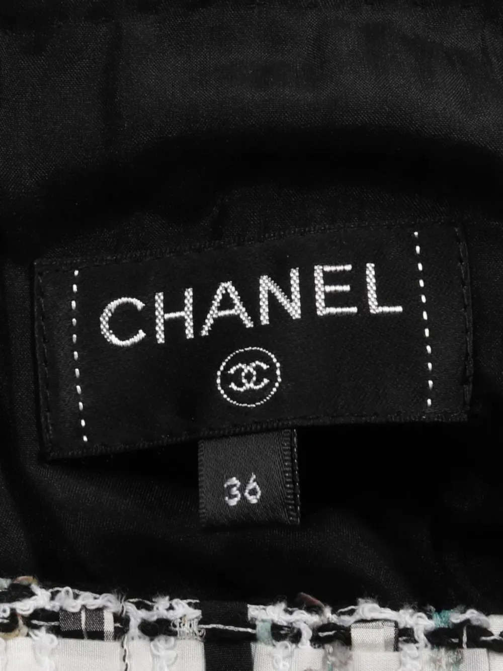 Pre-owned Chanel 1986-1988 Tweed Mini Skirt In White