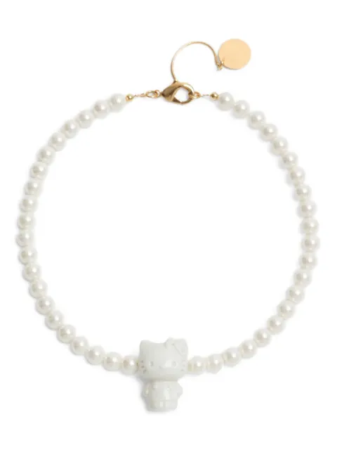 Andres Gallardo collar Hello Kitty