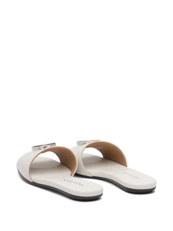 【送料関税込】Alexander McQueen Tバー フラット サンダル Alexander McQueen T-Bar サンダル | ホワイト | FARFETCH JP