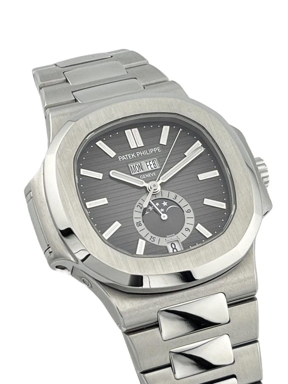 Patek Philippe Pre-Owned 2017 Nautilus 41mm | Pre-Owned Sports Watches | Image 2