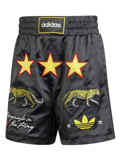 adidas bermudas con parche del logo