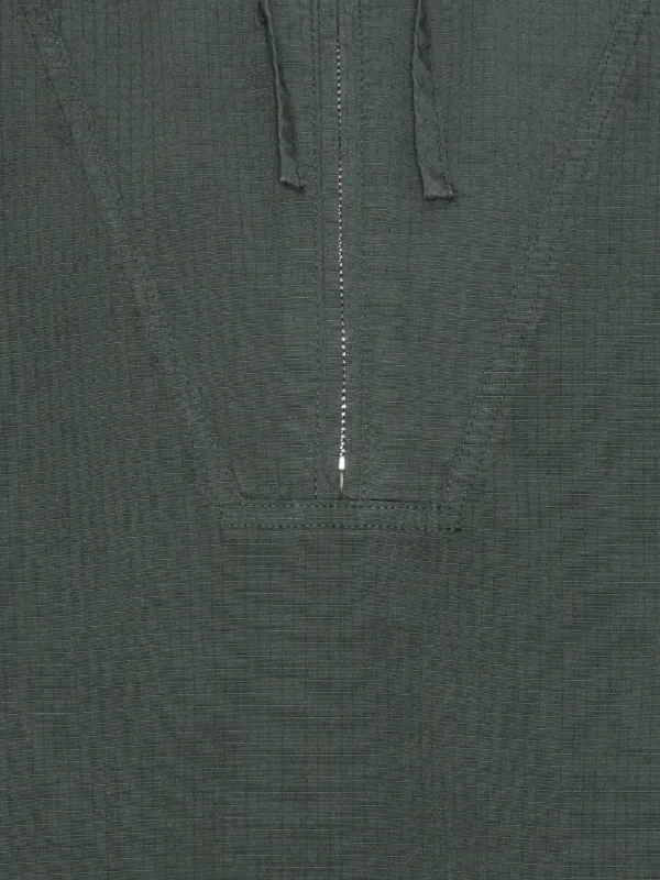 HENRIKVIBSKOVパーカー Henrikvibskov wears the Dart Jacket in Grey, styled both ways