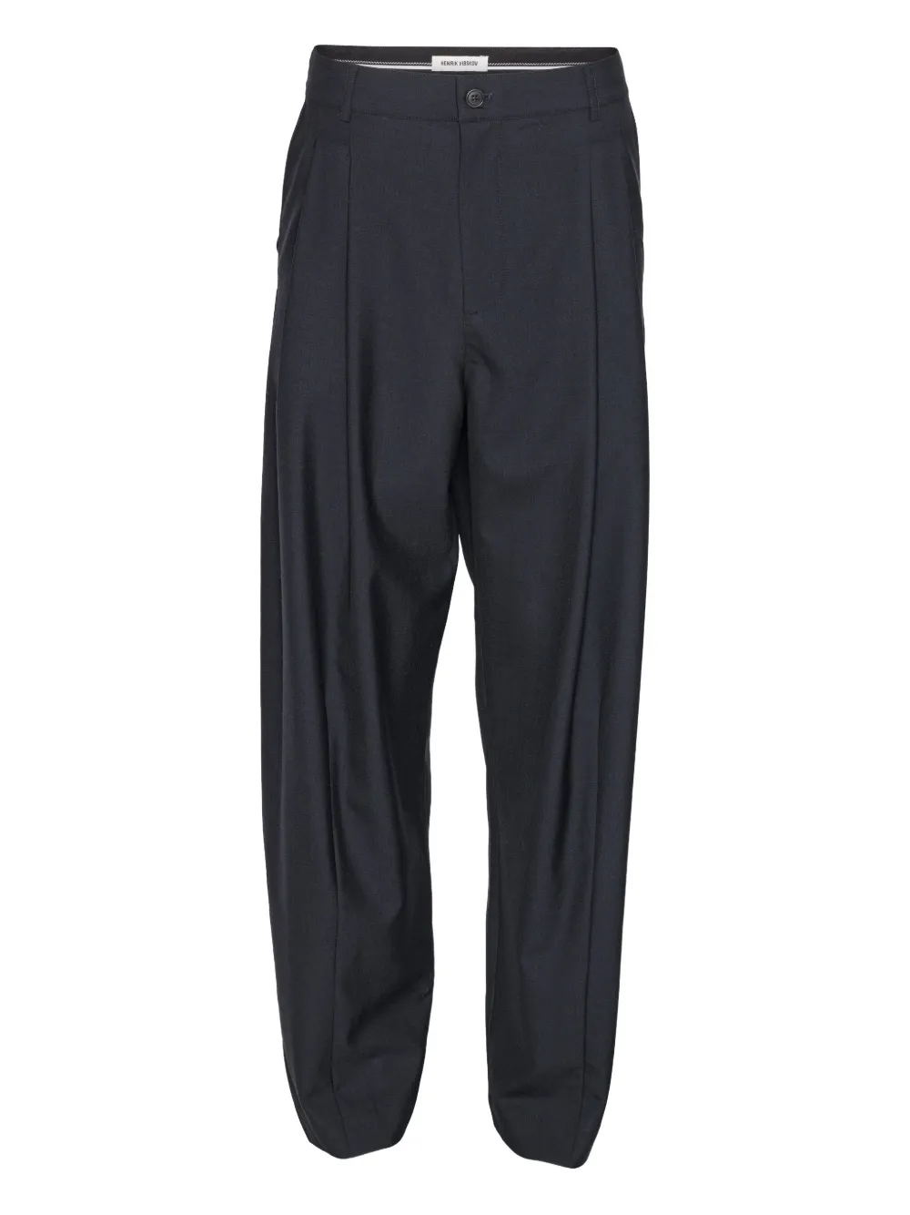 pleated trousers