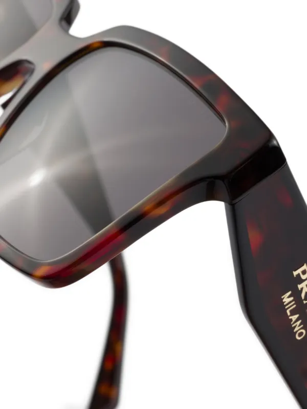 Prada Eyewear ロゴ サングラス | ブラウン | FARFETCH JP