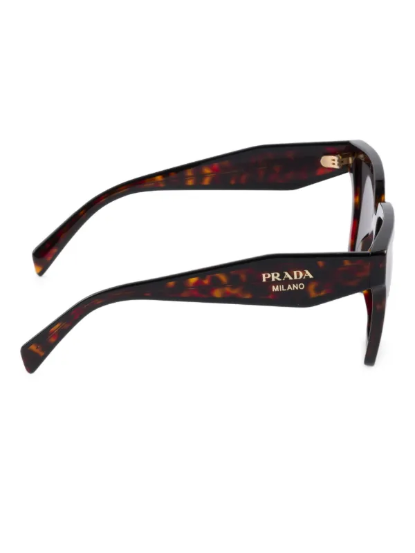 Prada Eyewear ロゴ サングラス | ブラウン | FARFETCH JP