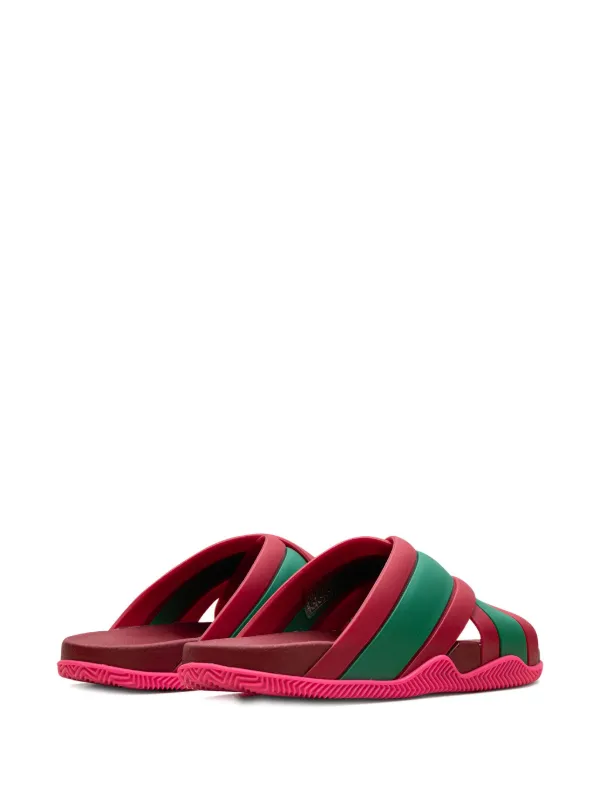 Gucci Signature Logo Vibrant Red Rubber Slides / Sandals / Flip Flops Gucci Interlocking G Red Slide Sandals Men main image 3