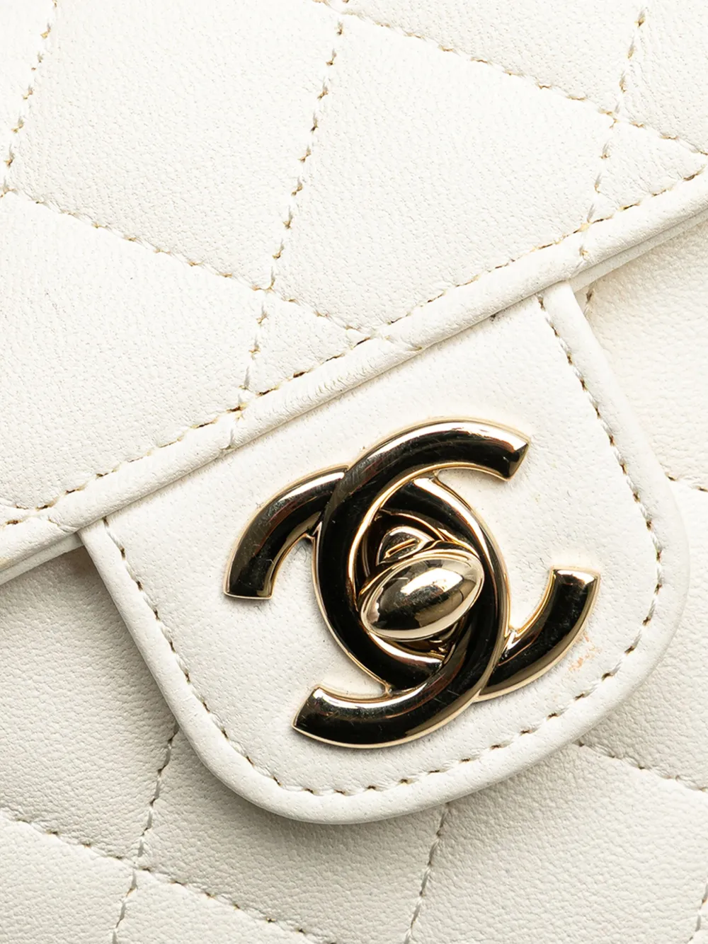 Pre-owned Chanel 2021 Mini Lambskin Cc In Love Heart Crossbody Bag In White