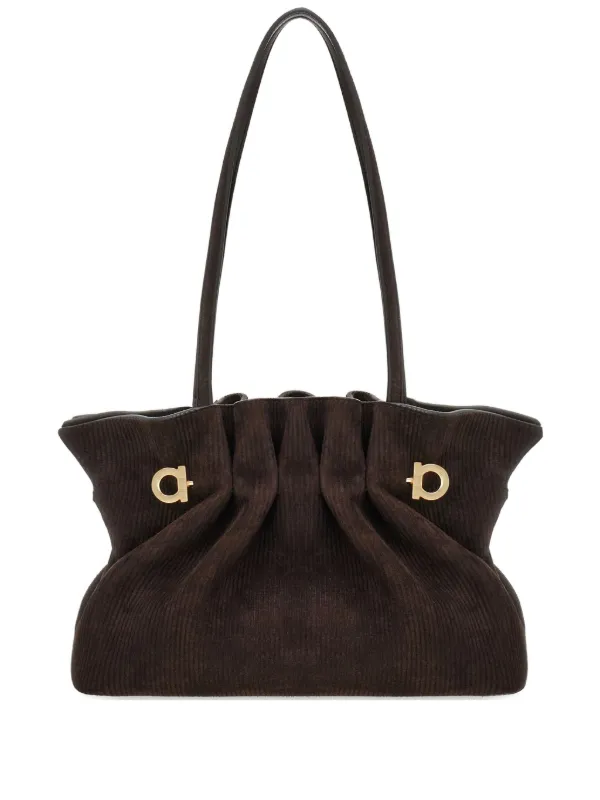 【美品】Salvatore Ferragamo スウェード　ショルダーバッグ Ferragamo スエード ソフト ショルダーバッグ | ブラウン | FARFETCH JP