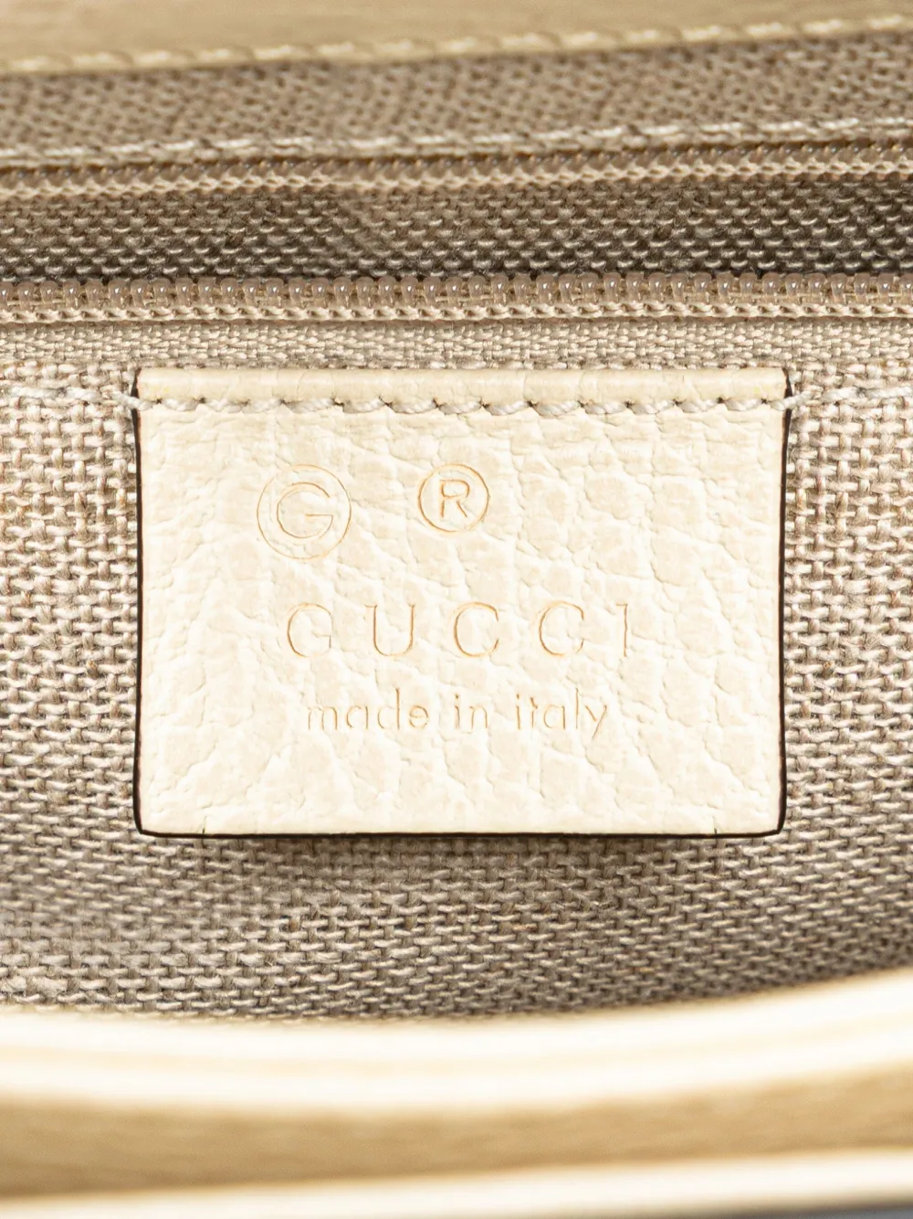 Pre-owned Gucci 2000-2015 Small Dollar Calfskin Interlocking G Crossbody Bag In White