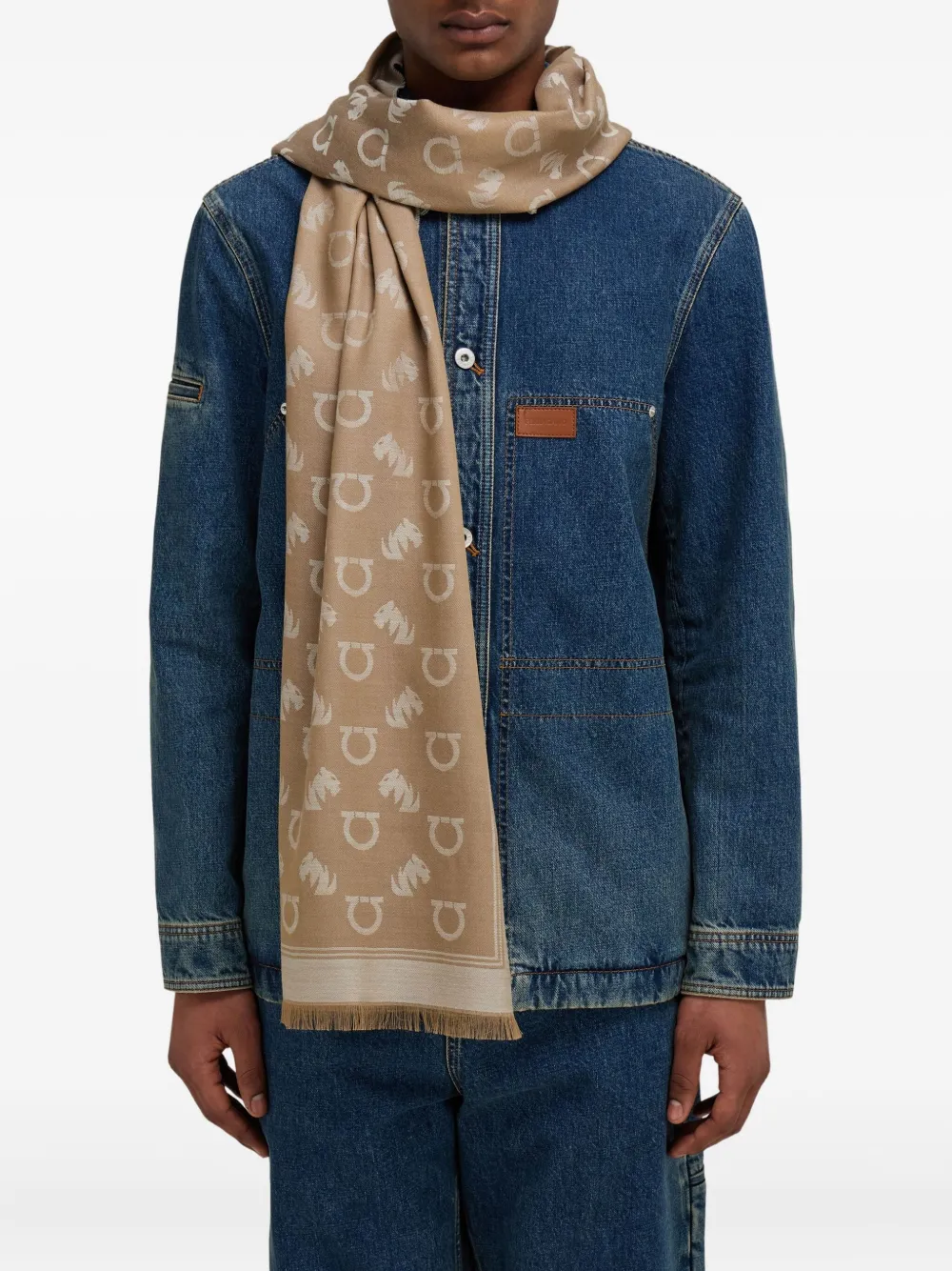Ferragamo Sjaal met logopatroon Bruin