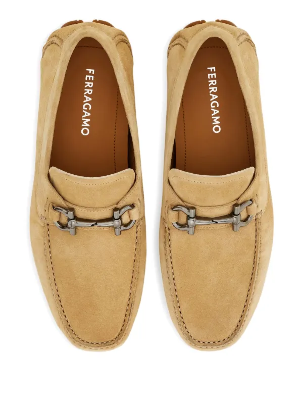 Ferragamo スエード ローファー | ニュートラル | FARFETCH JP