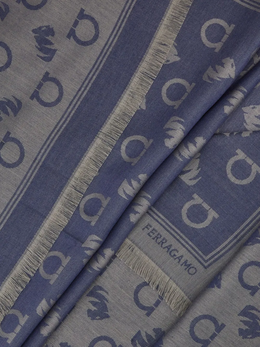 Ferragamo Sjaal met monogram Blauw
