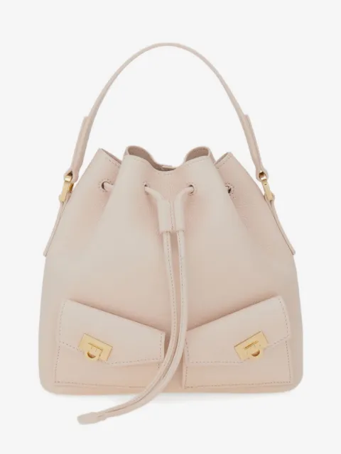 Hug bucket bag
