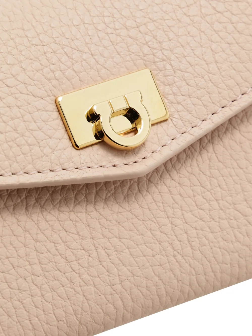 Ferragamo Kalfsleren sleutelhanger met gancini-gesp Roze