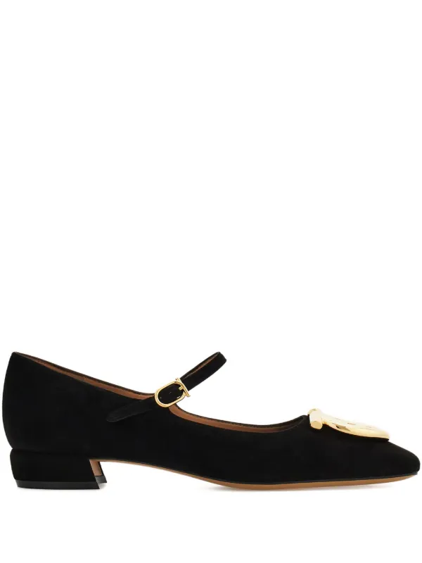 Ferragamo Gancini Leather Pumps in Black
