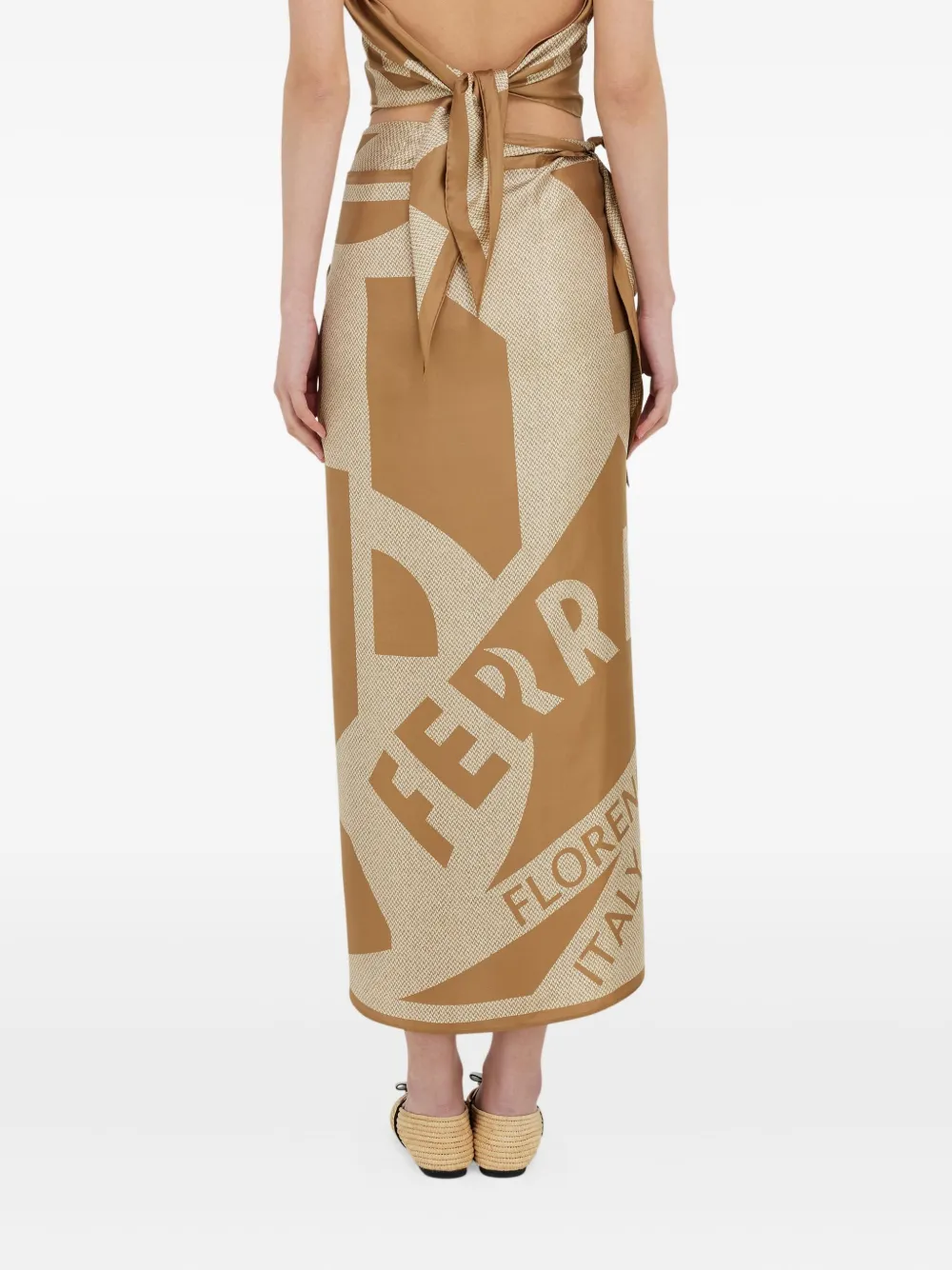 Ferragamo Sjaal met print Beige