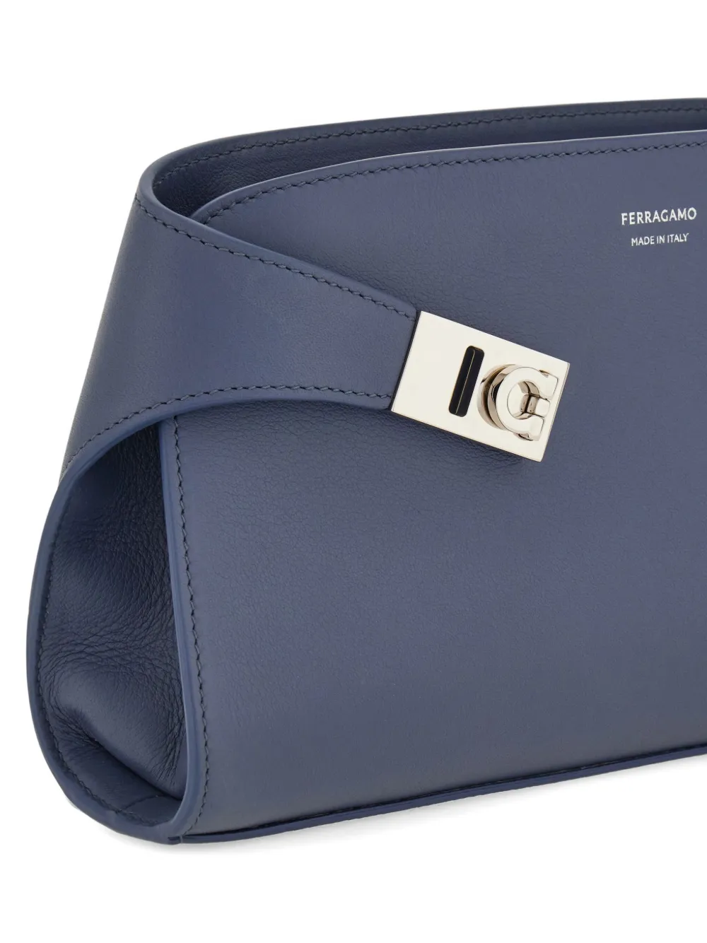 Ferragamo Hug kleine crossbodytas Blauw
