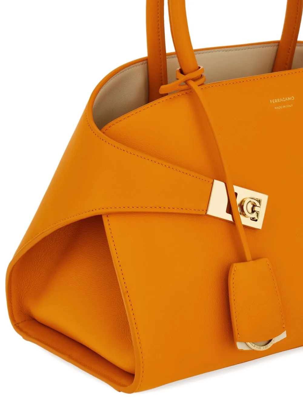 Ferragamo Hug ハンドバッグ M | オレンジ | FARFETCH JP