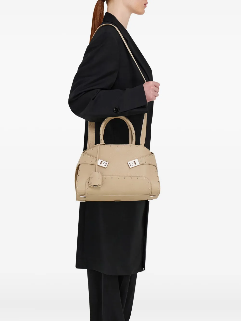 Ferragamo Shopper met studs en structuur Beige