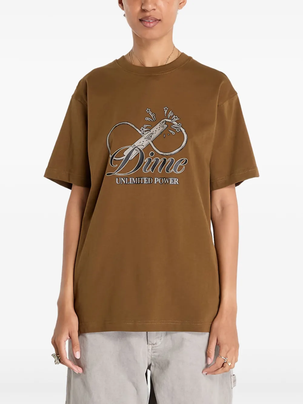 dime Cursive Power Tシャツ - ブラウン dime Cursive Power Tシャツ - ブラウン