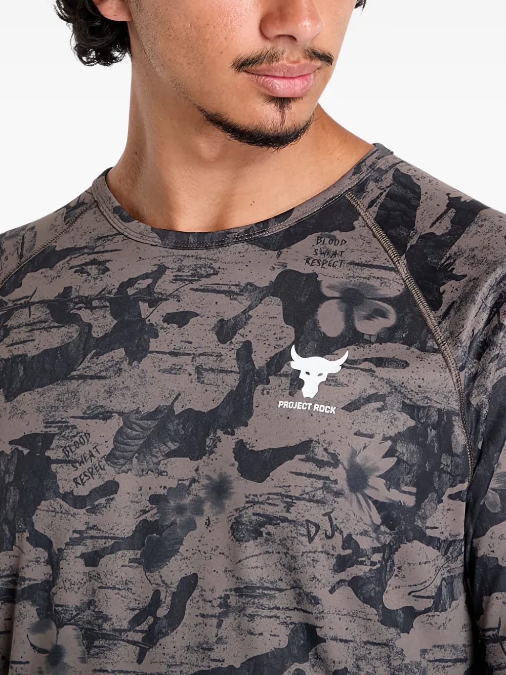 Under Armour カモフラージュ Tシャツ | ブラウン | FARFETCH JP