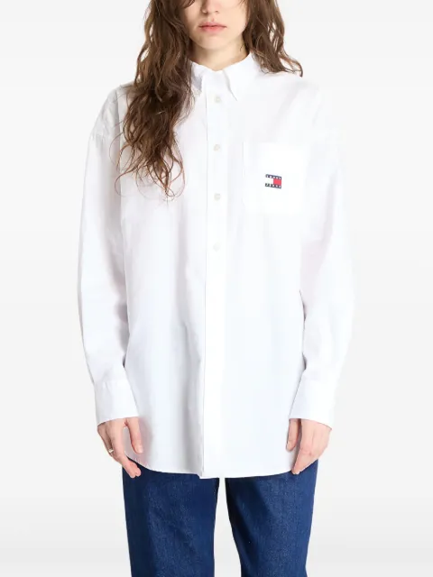 Tommy Jeans قميص بأبليكة شارة