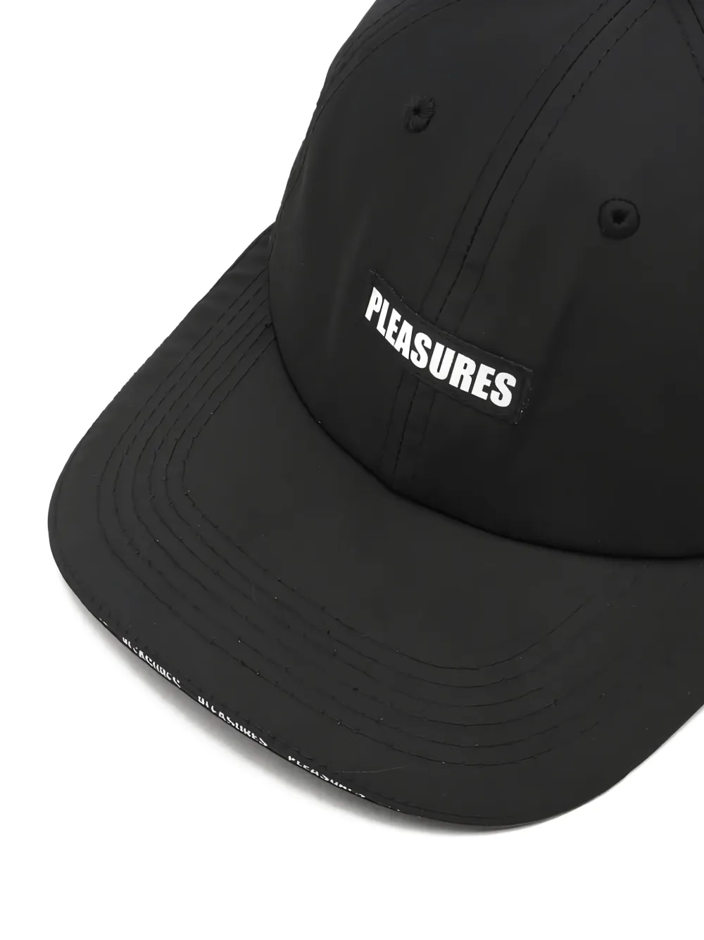 Pleasures Pet met geborduurd logo Zwart