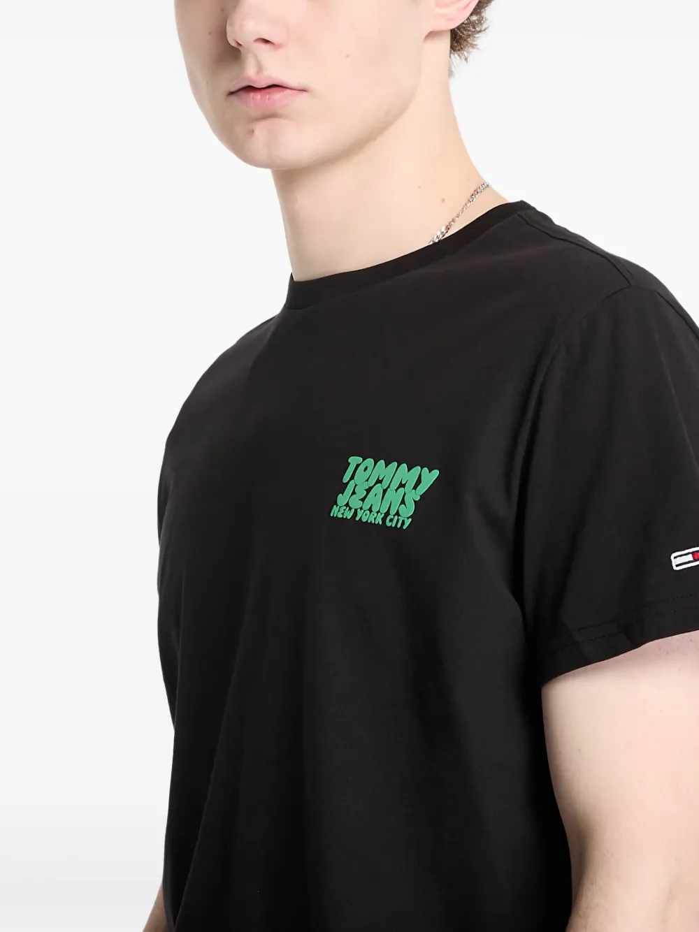 Tommy Jeans Logo-print T-shirt In Black