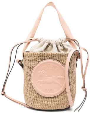 Chloe ★ ホースメダル バケツバッグ ミニ クロエ25年秋ウィメンズ、“ホース メダル”輝くチェーンバッグ