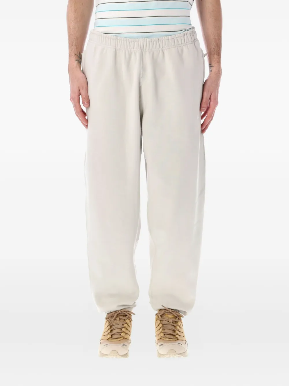 Nike Solo Swoosh jogging pants | Neutrals | Image 1