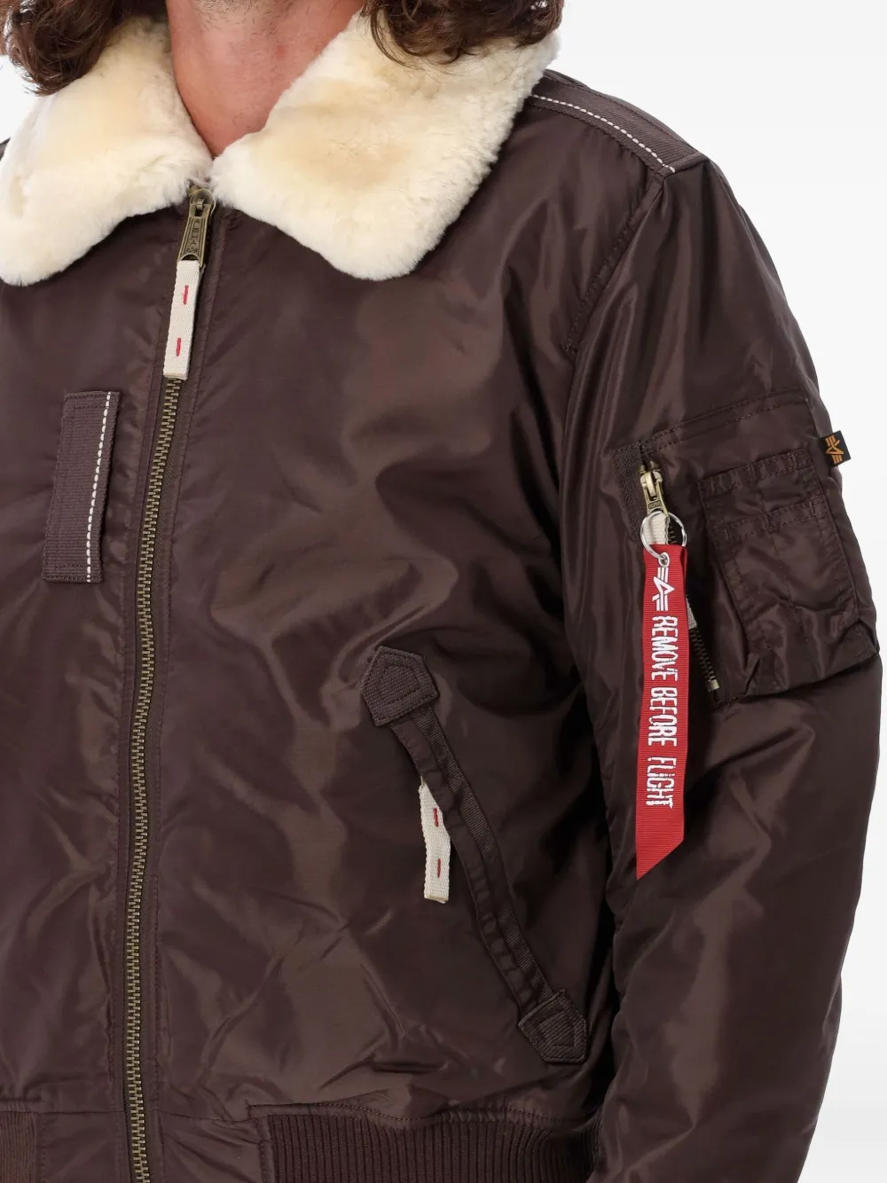 Alpha Industries Bomberjack met ritszak Bruin