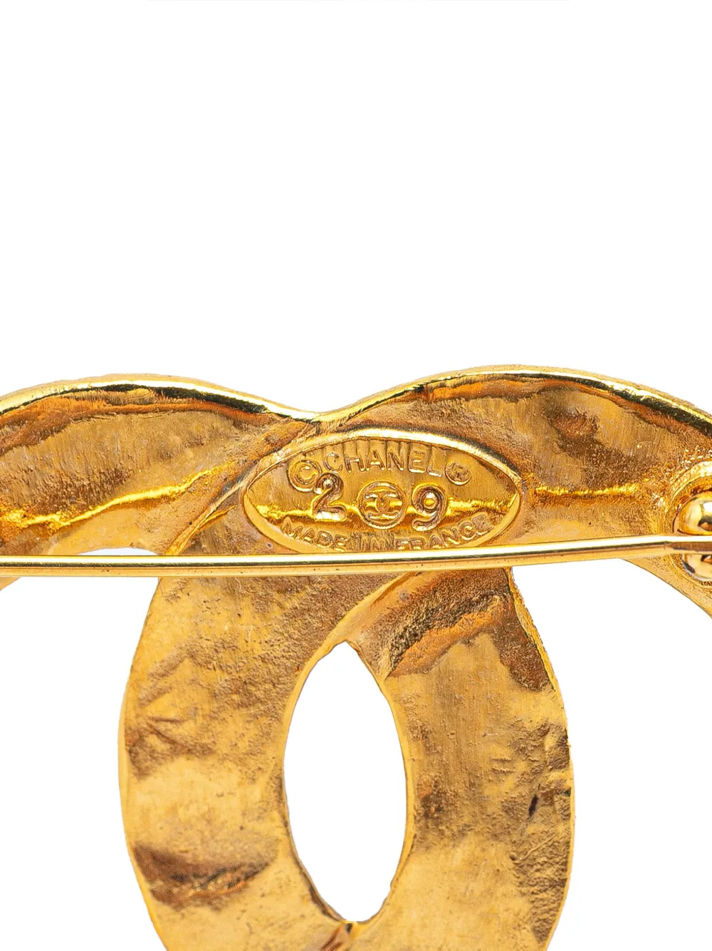 Pre-owned Chanel 1980-1990 Gold Plated Cc Brooch Costume Brooch