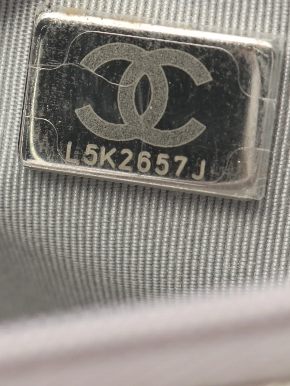 Pre-owned Chanel 2021 Diamond-quilted Wallet In Neutrals