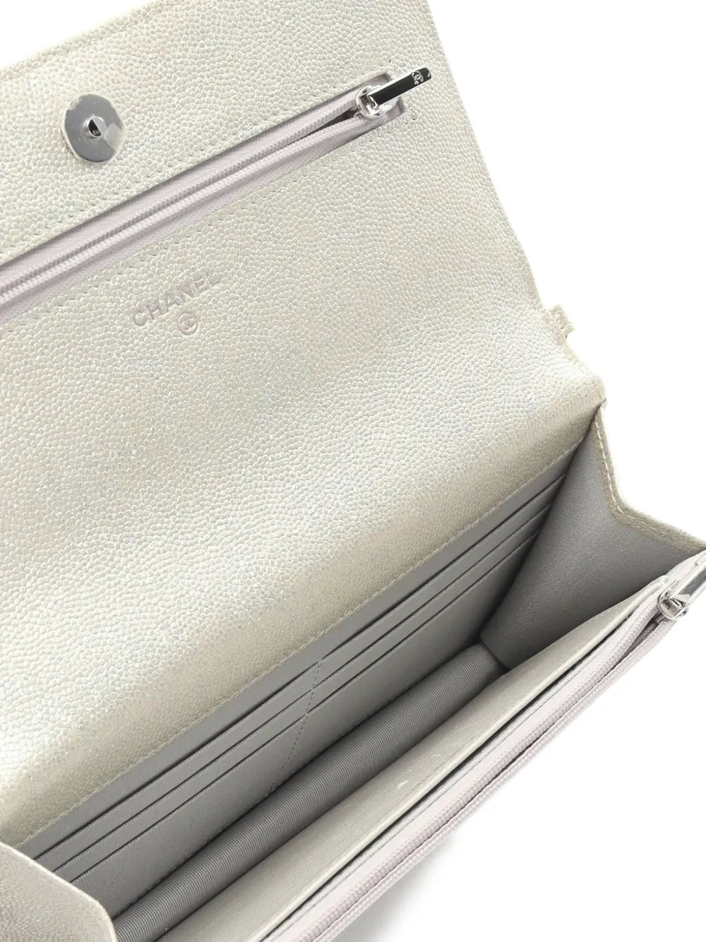 Pre-owned Chanel 2021 Diamond-quilted Wallet In Neutrals