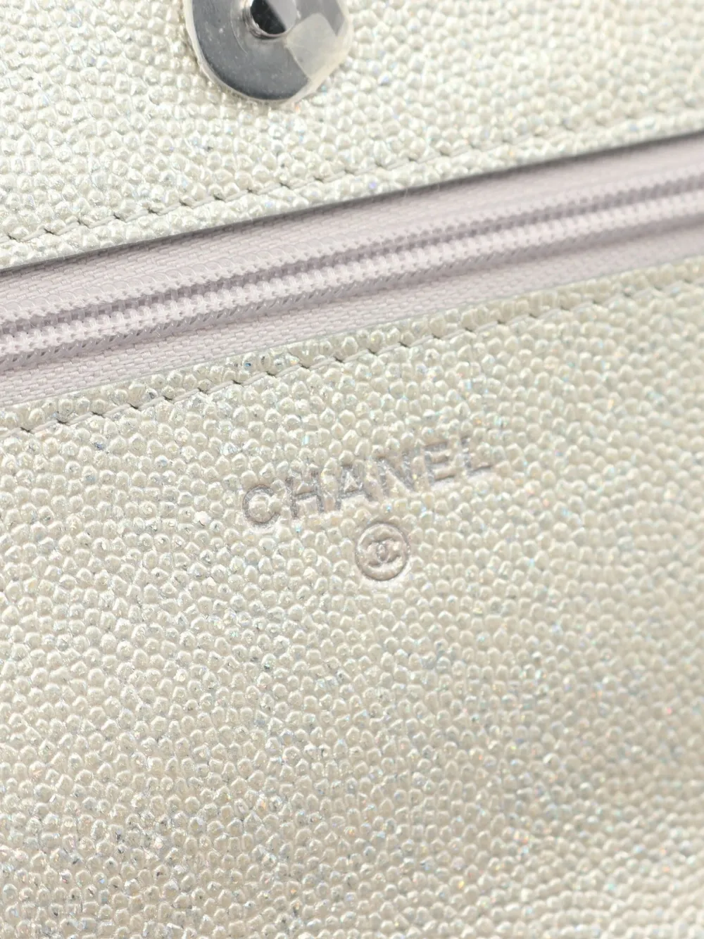 Pre-owned Chanel 2021 Diamond-quilted Wallet In Neutrals