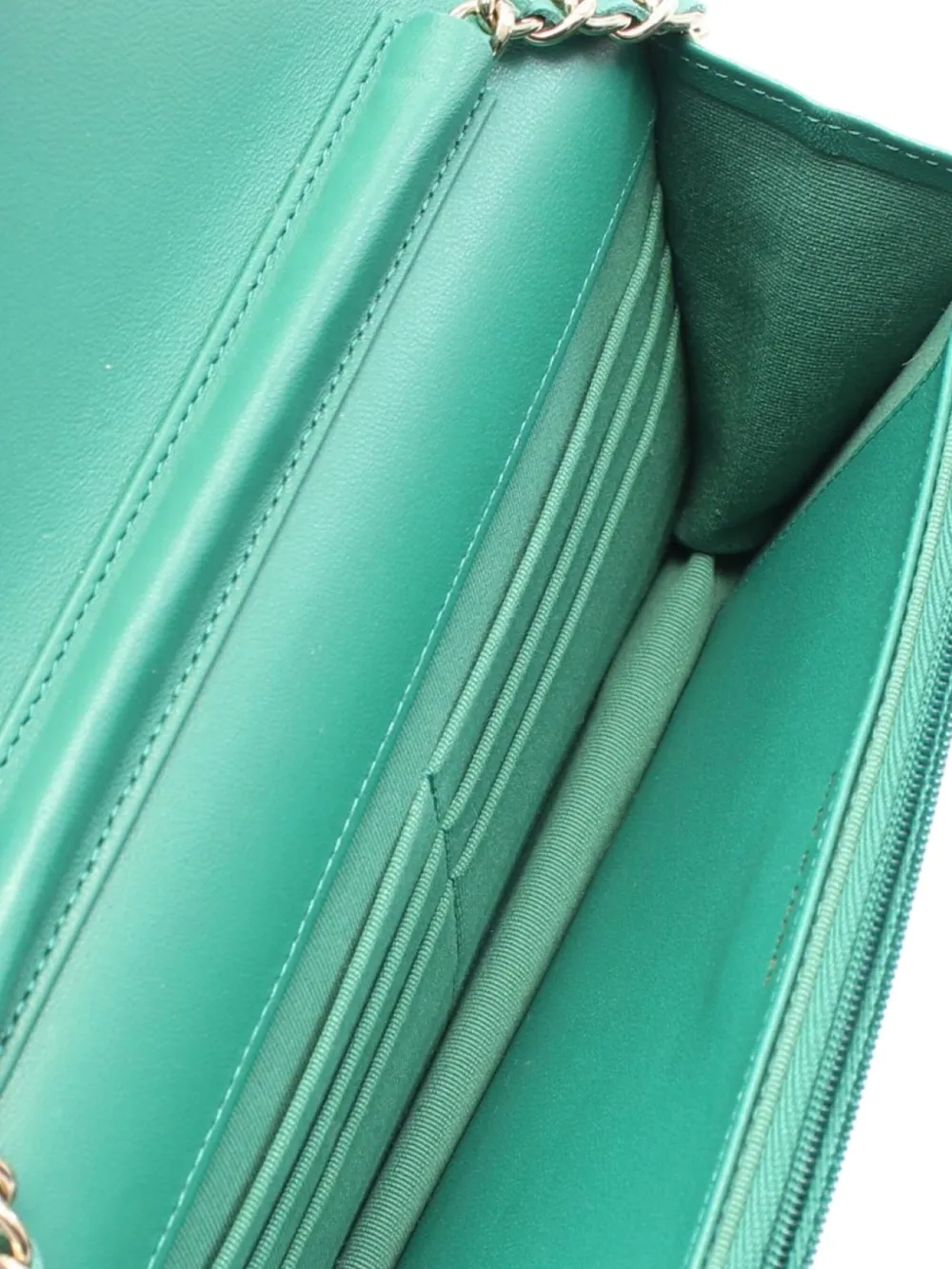 Pre-owned Chanel 2021 Quilted Wallet On Chain In Green