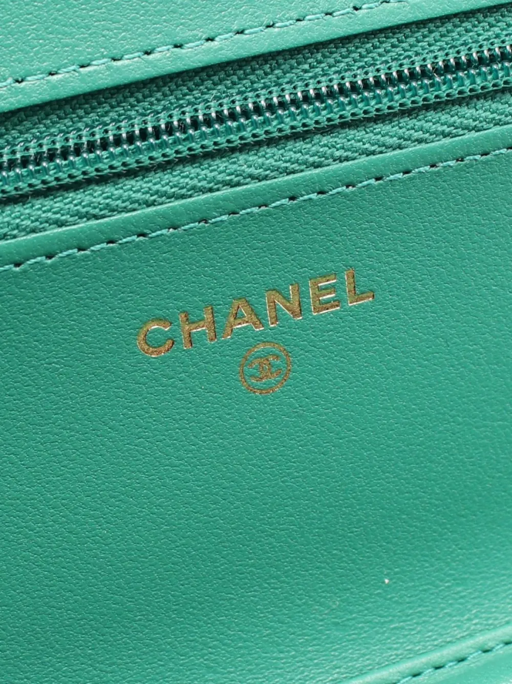 Pre-owned Chanel 2021 Quilted Wallet On Chain In Green