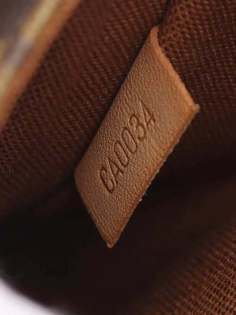 Pre-owned Louis Vuitton 2004 Pochette Ganju Shoulder Bag In Brown