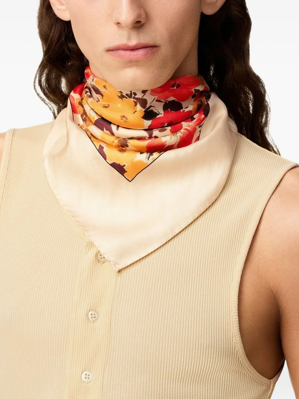 AMI Paris Zijden sjaal met bloemenprint Beige