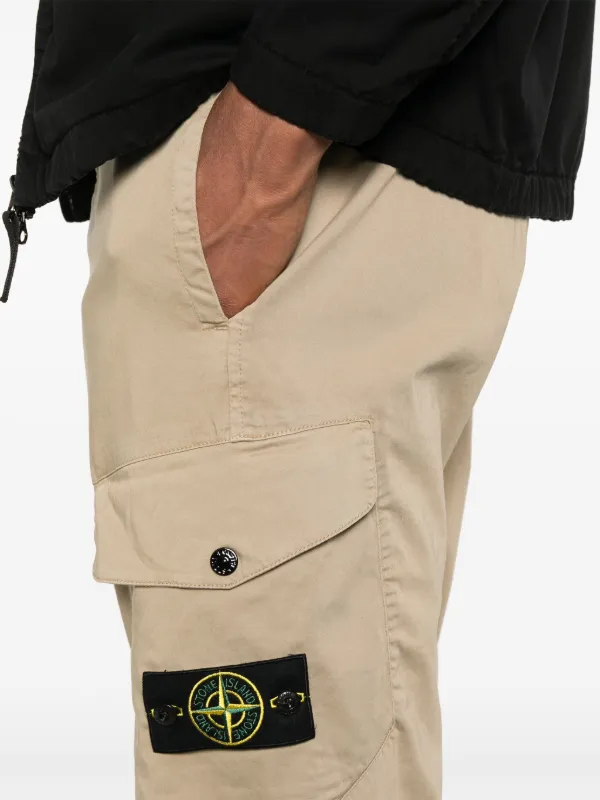 Stone Island コンパスバッジ パンツ | ニュートラル | FARFETCH JP