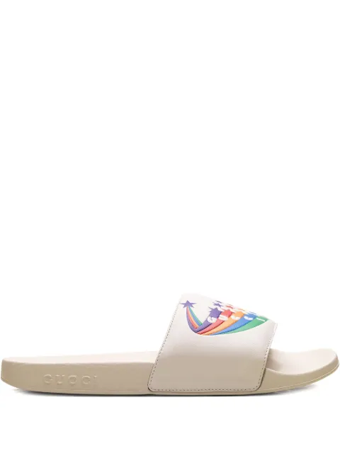 Gucci flip flops con arcoíris estampado