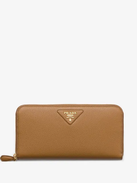 Prada cartera grande con cierre y logo