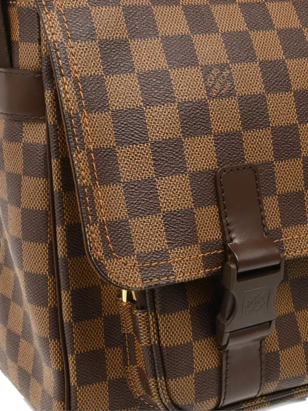Louis Vuitton Pre-Owned 2006 Melville Messenger Bag | Brown | FARFETCH